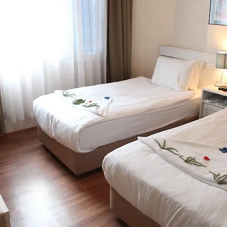 Otel Urkmez 3*
