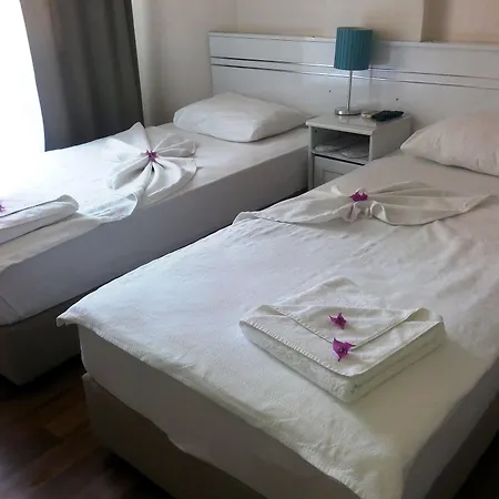 Otel Urkmez 3*