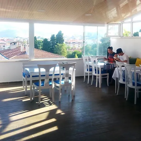 于尔克梅兹酒店 3*