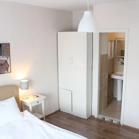 于尔克梅兹酒店 3*