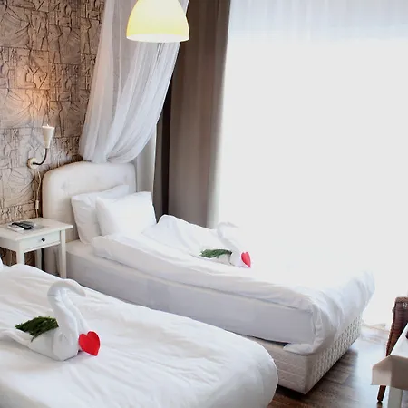 于尔克梅兹酒店 3*