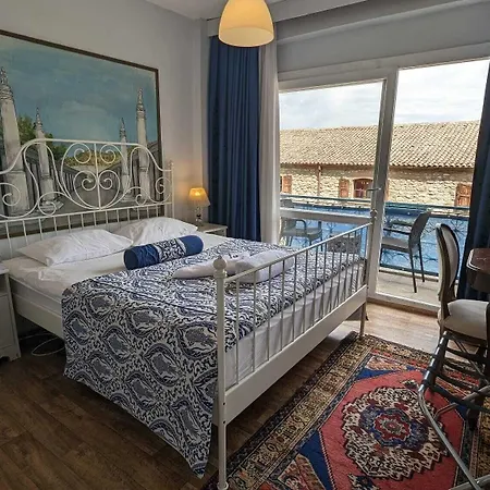 于尔克梅兹酒店 3*