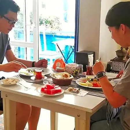 호텔 우르크메즈 3*